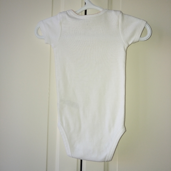 5/$20 Baby girl Carter's onesie heart 6 months - Picture 8 of 11